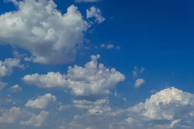 Cumulus clouds , Blue Sky