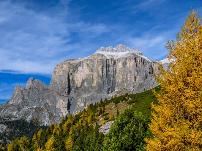 Berglandschaft am Pordoijoch, Sellagruppe, Dolomiten, Südtirol, Italien, Europa;Dolomites, Sella Group, South Tyrol, Italy