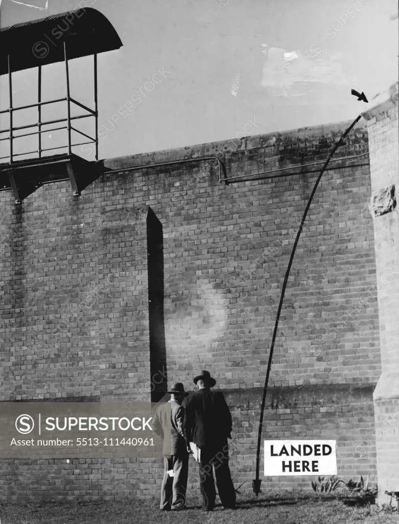 Scene of yesterday's escape from Long Bay gaol. They then climber a 21ft wall and dropped to the ground within 20 feet of an armed warder. The escaped men are Darcy Ezekiel Dugan, 28, tiler of McArthur Street, Ultimo, and William Cecil Mears, 27 laborer, of Union Street, Erskineville. Every available policeman in the metropolitan area was rushed to the Maroubra-Long Bay area to help in the searching of the scrub. Police are checking all cars and trucks leaving the area. August 21, 1949.