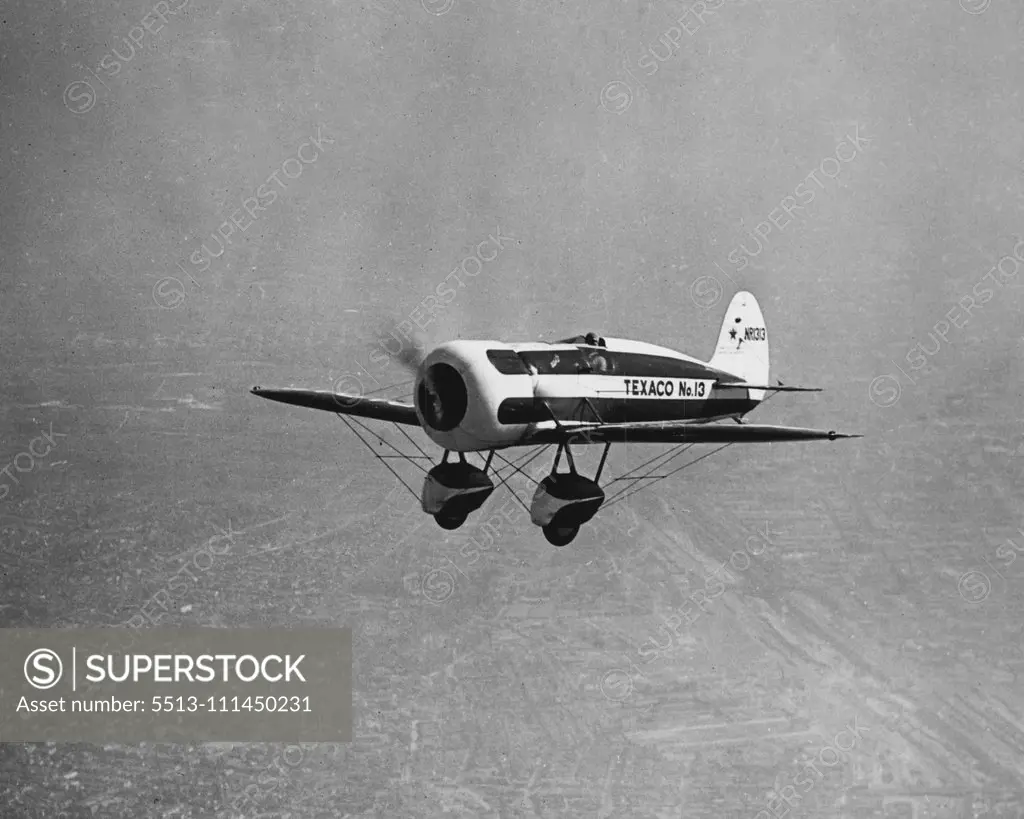 548 "Texaco 13" & Capt Frank Hawks. October 14, 1930. (Photo by International News Photos Inc.).