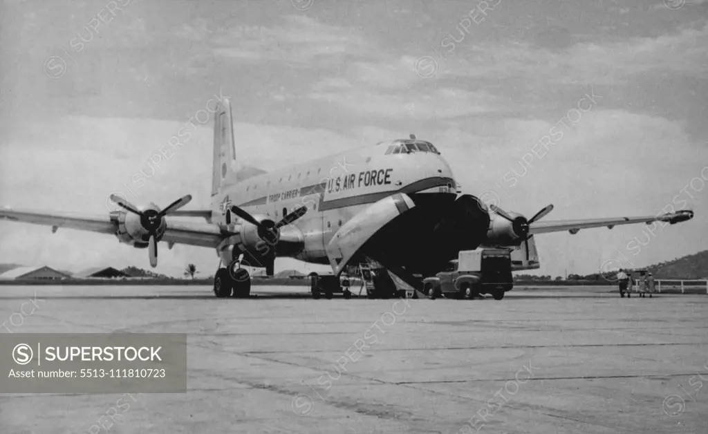 The Globemaster transport with an all-up weight of 78 tons, which arrived at Townsville yesterday to service the United States Air Force Thunderjets which fly non-stop from Tokio to Willimatown, near Newcastle to-morrow for "Operation Handclasp". May 1, 1955.