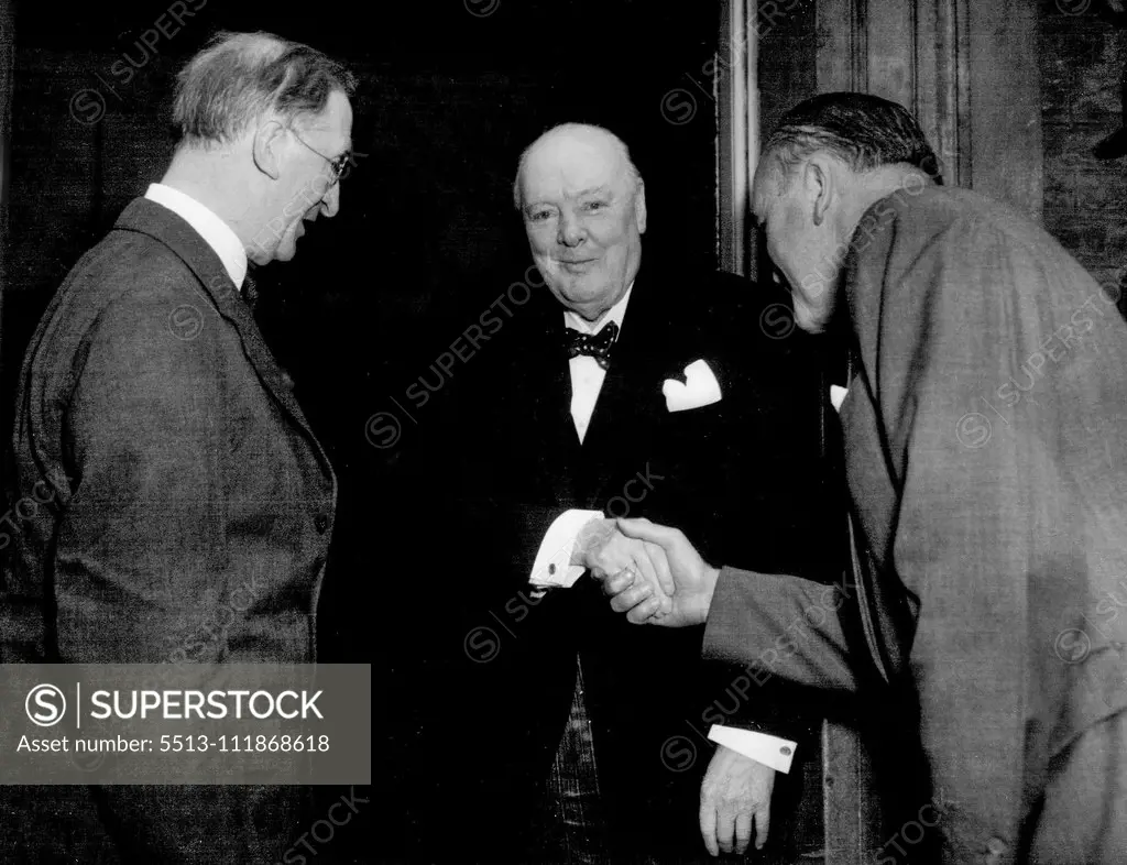 De Valera Lunches With Sir Winston Irish Prime Minister Eamon de Valera lunched with British Prime Minister, Sir Winston Churchill at number ten Downing street today September 16th. Sir Winston Churchill (centre), greets Eamon de Valera (left), and Frank Aiken the Irish Foreign Minister (right), as they arrived at number ten downing street for lunch today September. November 01, 1953. (Photo by Associated Press Photo).;De Valera Lunches With Sir Winston Irish Prime Minister Eamon de Valera lunch