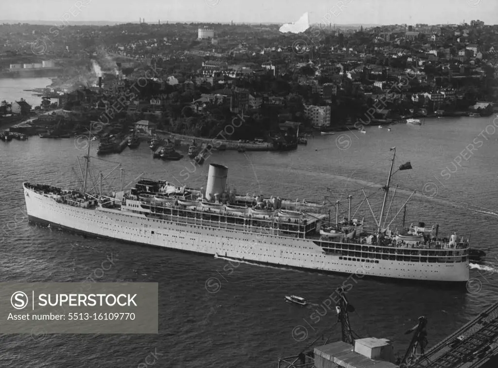 R.M.S. Strathmore (P & O) -- R.M.S. Strathmore arrives in Sydney on Maiden Voyage. November 17, 1937. 