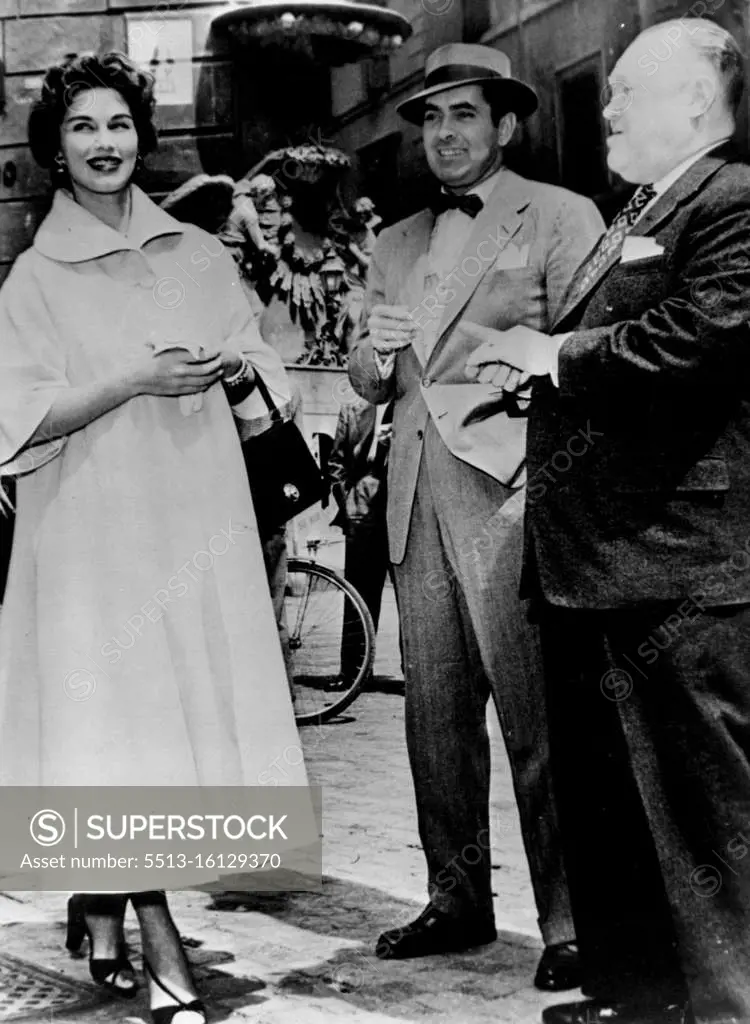 Tyrone Power And Linda Christian in Rome -- Tyrone Power and his wife Linda Christian have made a surprise visit to Rome. Linda Christian is expecting a second child soon. May 15, 1953. (Photo by Paul Popper Ltd.).