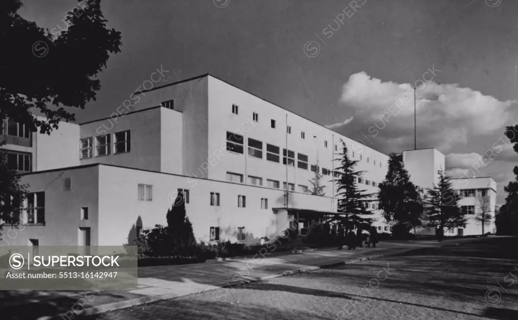 The Federal German Parliament At Bonn View of the 'Bundeshaus' at West Germany's capital, Bonn. February 06, 1952. (Photo by Camera Press).