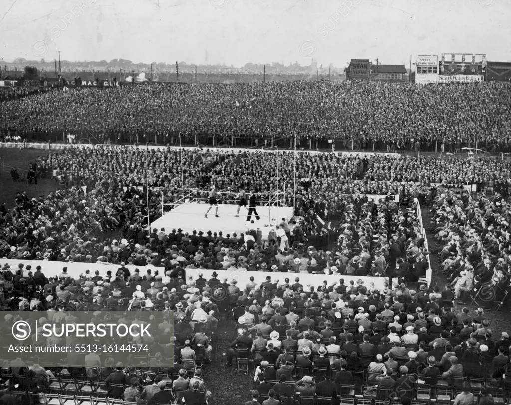 Boxing. August 07, 1933. (Photo by Central Press Photograph) 