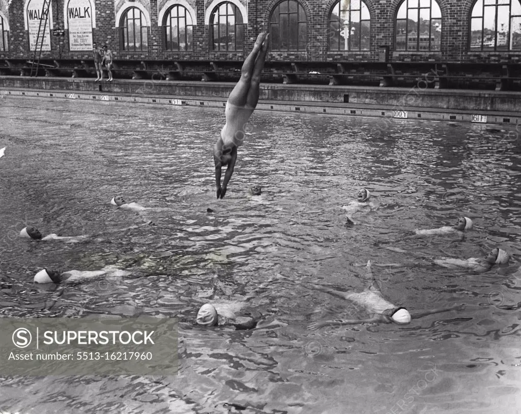 The girls form a star and, as Noeline dives into the centre, they disappear underwater. July 21, 1949.