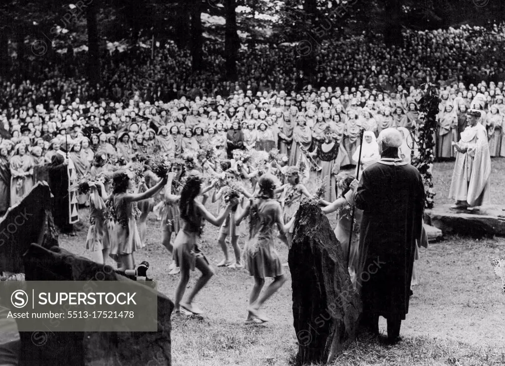 Elizabeth - Bard of Wales -- Princess Elizabeth visited Mountain Ash, Glam., and was invested as an Honorary Ovate of the Gorsedd of Bards to Wales. August 20, 1946. (Photo by Mirror Features).