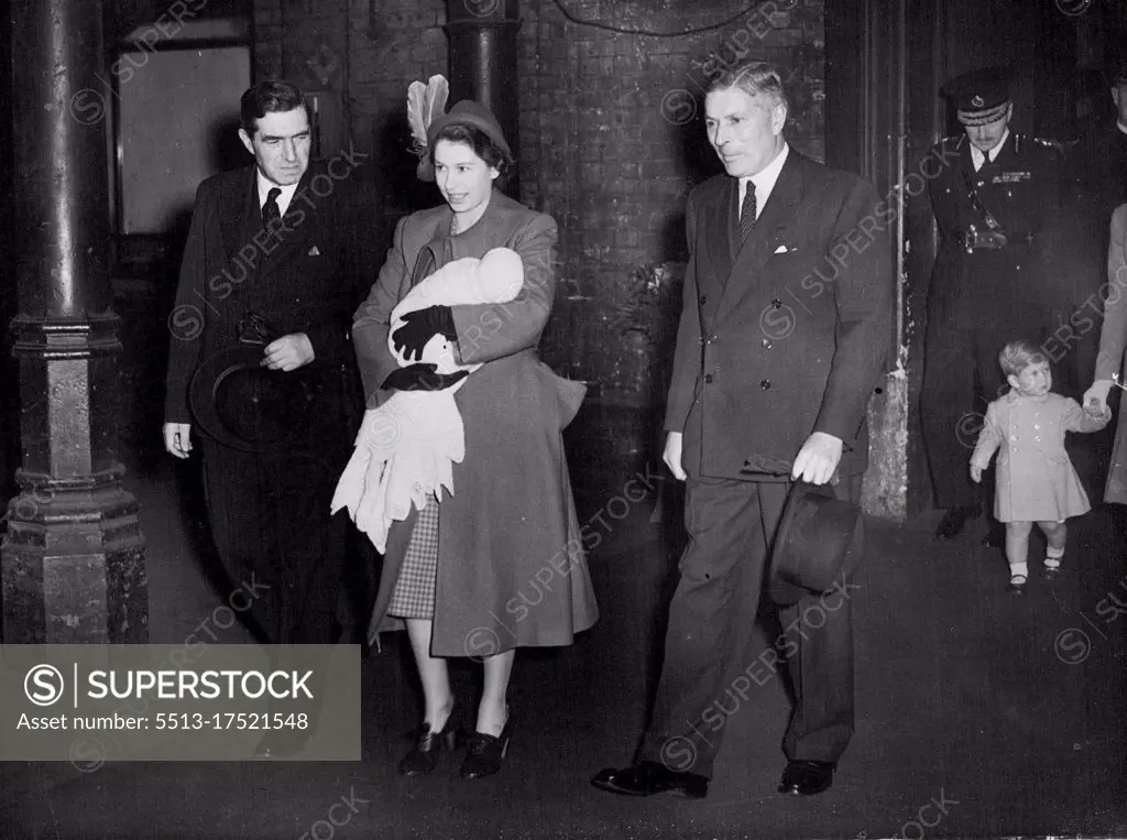 Royal Babies Travel - Princess Elizabeth walks to the night train at kings cross which will take her and her two royal children to Scotland to spend three weeks at Balmoral with the king and Queen. September 17, 1950. (Photo by Daily Mail Contract Pictures)