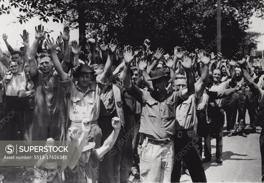 Railway men vote no ***** after tomorrow at meeting today. December 19, 1947.