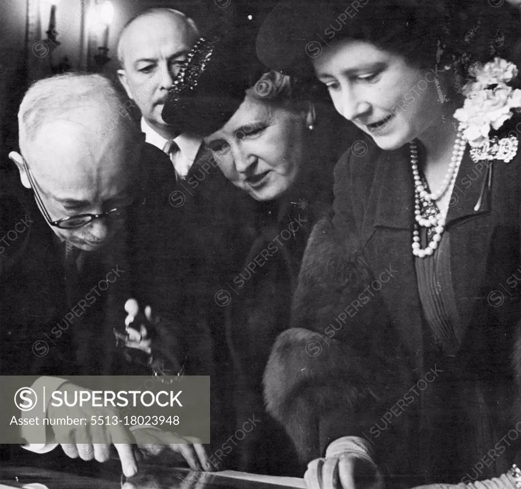 The Queen At the Czechoslovak Institute - Her Majesty the Queen, Madam Benes, Dr. Edward Benes President of the Czechoslovak Republic.Queen Elizabeth visted the Hollar exhibition at the Czechoslovak Institute, London. Her Majesty who was met by the President of Czechoslovakia and Madam Benes examined with interest the works of Wenceslas Hollar, the famous Czech engraver who is buried at St. Margaret's, Westminster.The Examination was organised by Dr. Goldschmidt. Dr. Goldschmidt is now a private in the Czechoslovak army in Great Britain, he is an outstanding authority on Hollar, Many of the exhibits have been lent by the King from tjhe Royal Collection at Windsor Castle. April 23, 1942. 