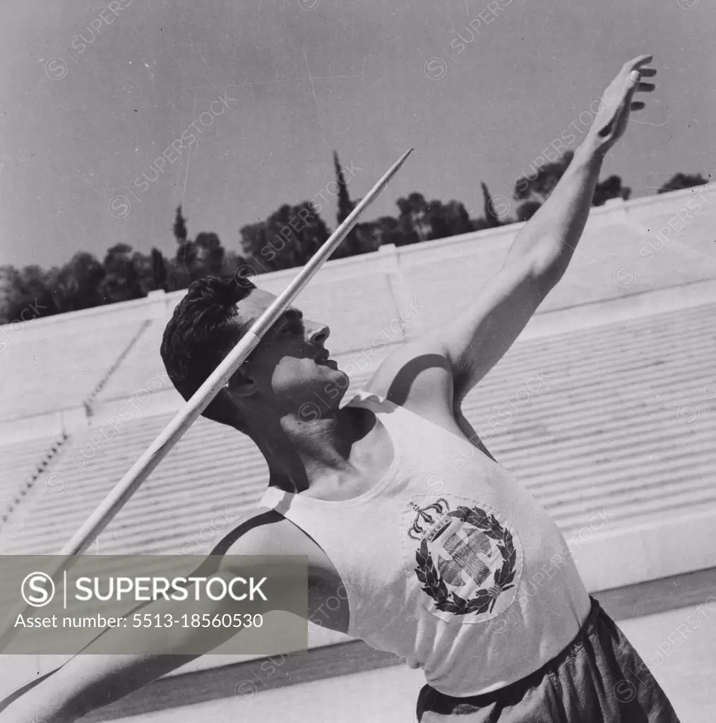 One of our athletic boys belonging to the E.O.N. National Organization of youth at the National Stadium. November 13, 1939.