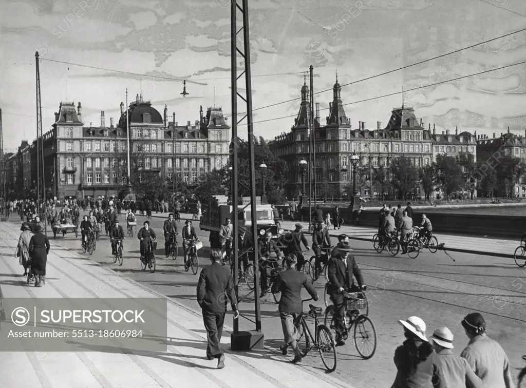 Denmark - Copenhagen - City of cyclists. June 04, 1935. (Photo by Kosmos Press Bureau).