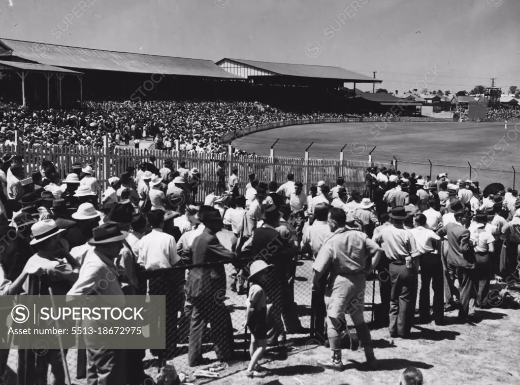 Q.L.D - Brisbane - The Gabba. December 03, 1946. (Photo by The Telegraph Newspapers Co. Ltd.).