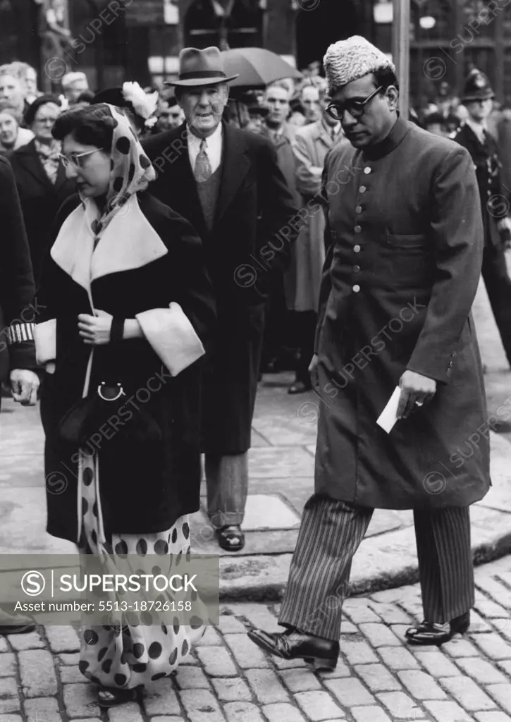 General Smuts Memorial Service High Commissioner for Pakistan Arrives.Mr. Habib Rahimtoola, the High Commissioner for Pakistan, and his wife, arriving at Westminster Abbey here for the Memorial Service to General Jan Smuts, who died at his farm near Pretoria, South Africa, on September 11th. last. September 26, 1950.