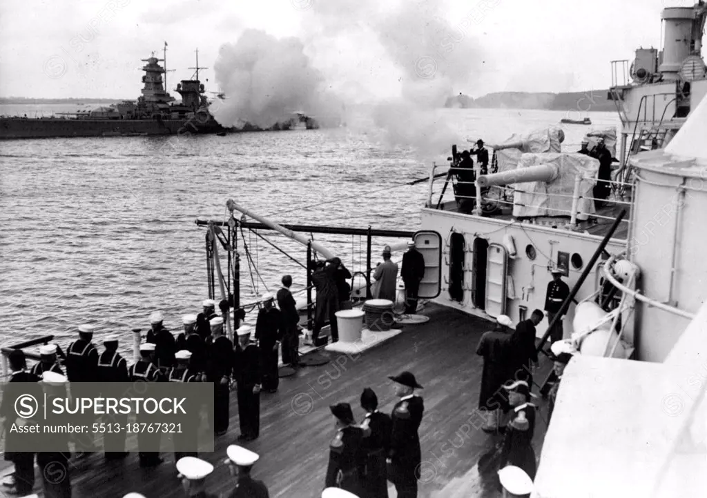 The standing under the command of Rear Admiral Brown II. American ***** with the battles vessel "Arkansas", "New York" and "Wyoming" met to visit the kieler week in Rich naval port.Salut of the "Graf Spee" in honor of the American visit. June 21, 1937.