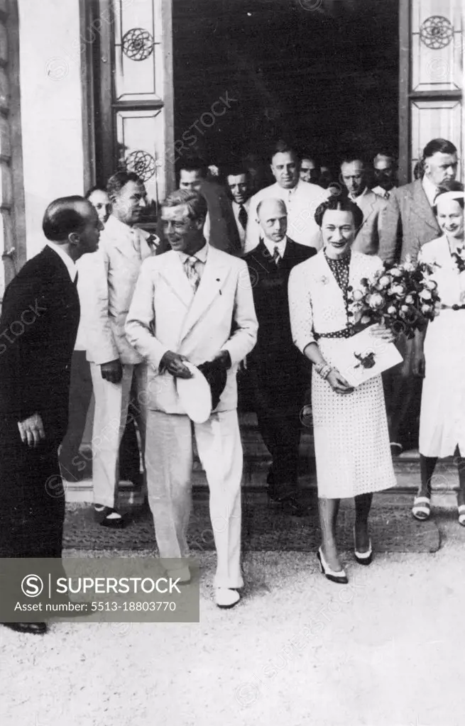 Duke And Duchess of Windsor in Italy.The Duke and Duchess of Windsor Photographed as they left the Grand Hotel Royal at Viareggio, Well Known seaside Resort near Pisa, Italy, after they had taken tea with the Duke of Bergamo. The Duke and Duchess are on a Mediterranean Cruise. July 18, 1938. (Photo by Keystone).