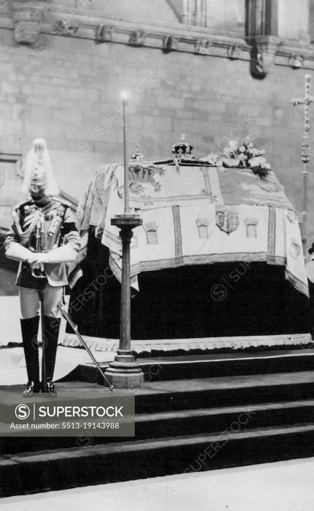 The Lying In State At Westminster Hall.The King lying in state in Westminster Hall guarded by Lifeguards and Beefeaters.H.M. King George V. is lying in state at Westminster Hall. The public are to be admitted tomorrow. January 23, 1936. (Photo by Fox).