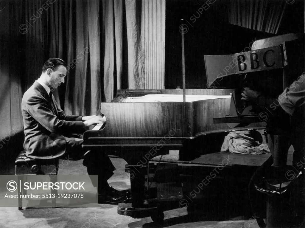 Michelangeli, celebrated Italian pianist, giving a recital before the television camera. September 10, 1947. (Photo by BBC Television Service).