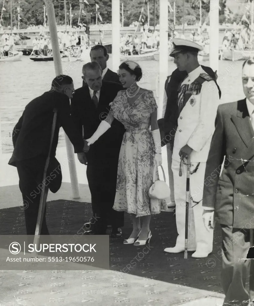 ***** the Queen steps on to the pontoon at Farm Cove and is introduced by Premier Cahill to the Hon. A.G. Enticknap, Minister for Conservation. February 3, 1954.