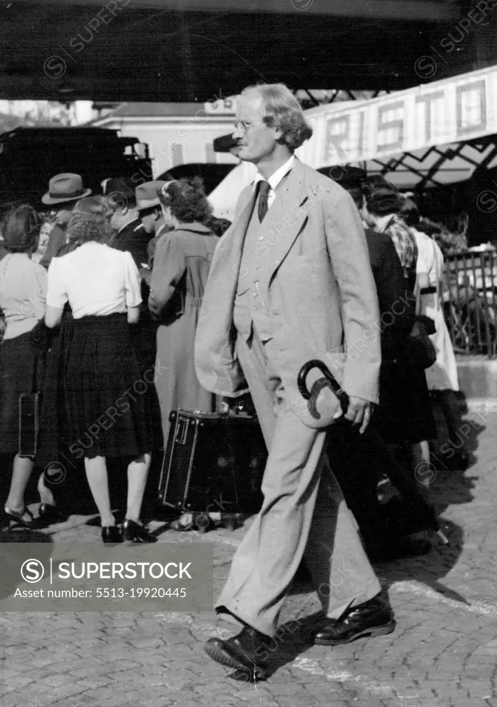 Professor Piccard, the famous stratmosphere flier visits Switzerland as a holiday guest in Locarno. He will proceed shortly to Mexico where he intends to carry out his next scientific experiments in the higher stratas. December 28, 1940. (Photo by Photopress).