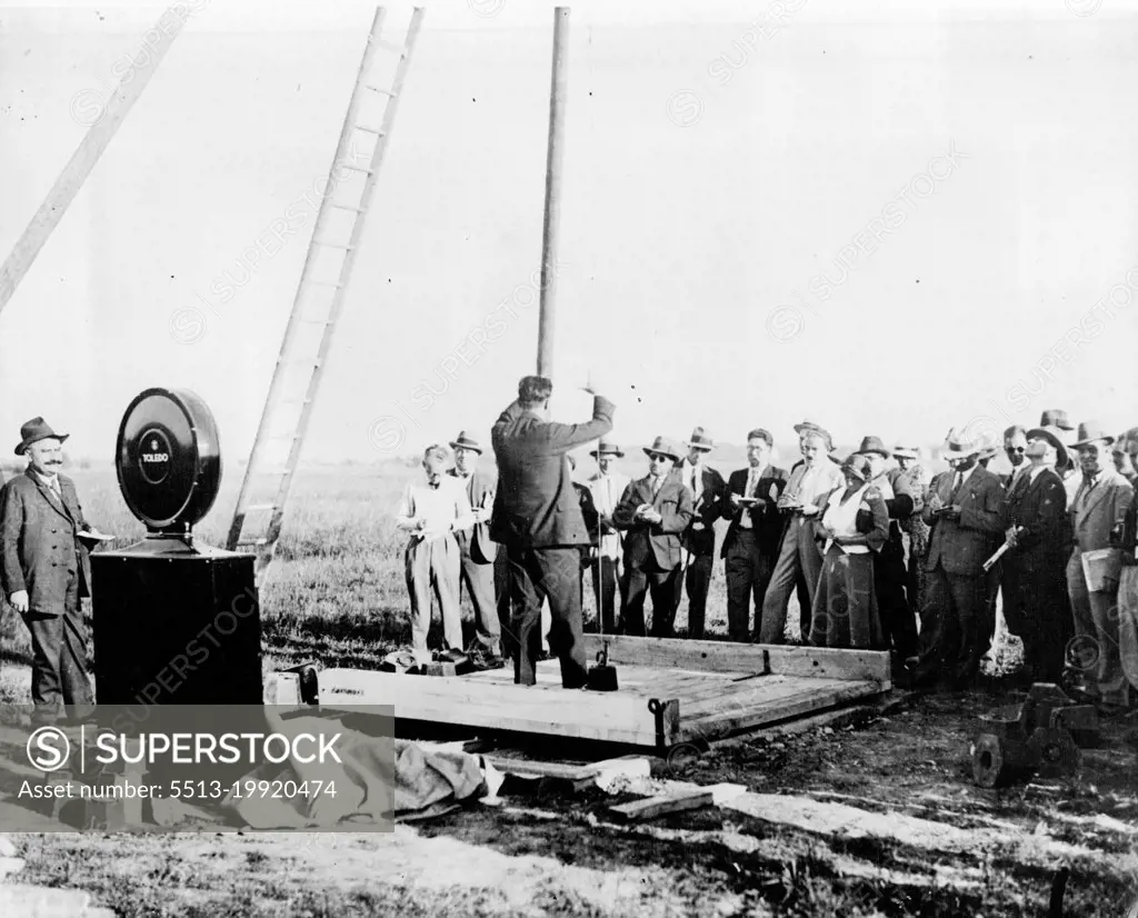 Piccard's Ascent Into The Stratosphere -- The Erection of the Giant Scales which will be used to weight Professor Piccard's Balloon before the ascent into the Stratosphere. Photo from Zurich Airfield. September 26, 1932. (Photo by The Associated Press of Great Britain Ltd.).