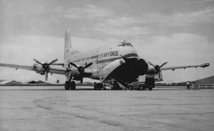 The Globemaster transport with an all-up weight of 78 tons, which arrived at Townsville yesterday to service the United States Air Force Thunderjets which fly non-stop from Tokio to Willimatown, near Newcastle to-morrow for "Operation Handclasp". May 1, 1955.