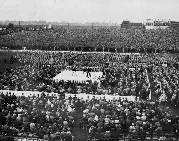 Boxing. August 07, 1933. (Photo by Central Press Photograph) 