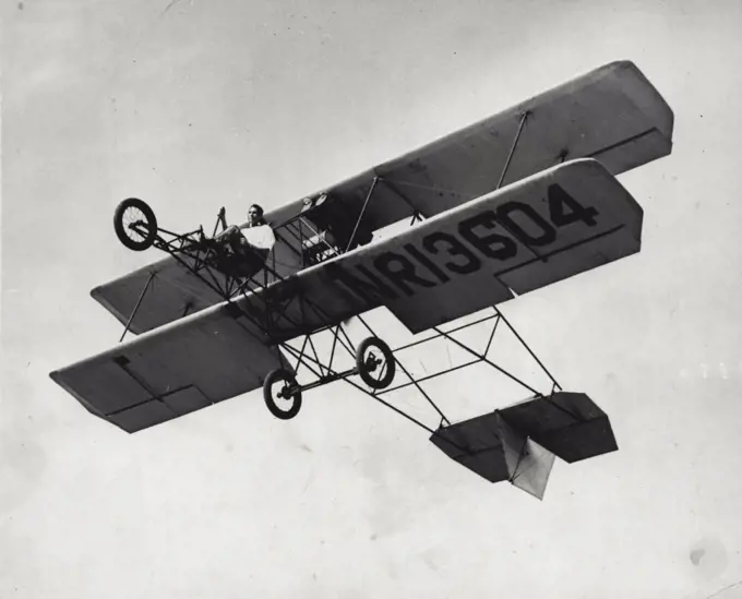 What Flew in 1910 Flies in 1940 Cleu Hankamp flying a Curtiss Pusker of the vintage of 1910, over the city recently. The picture is of particular interest when the plane is compared to the present-day steamlined birds of the air. January 6, 1940. (Photo by Wide World Photos).