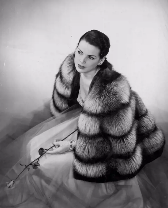 Royal Sapphire fox cape present Princess Elizabeth at Princess Edward during her tour of Canada. The four this cape are blue and sapphire. November 18, 1951. (Photo by Max Sauer, Dominion of Canada).