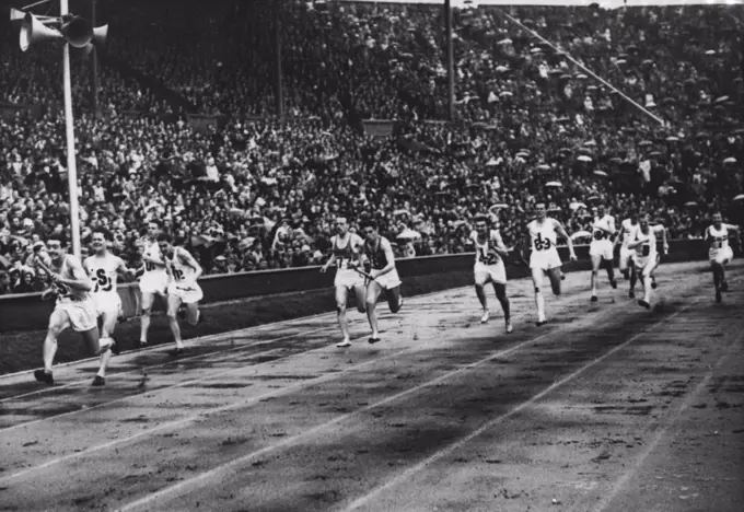 Olympic Games : The 400 metres relay, Heat 2. R to Left : England, Australia, Hungary, Belgium, Uruguay and Bermuda. 1st England, 2nd. Hungary and 3rd. Australia. August 06, 1948. (Photo by Reuterphoto).