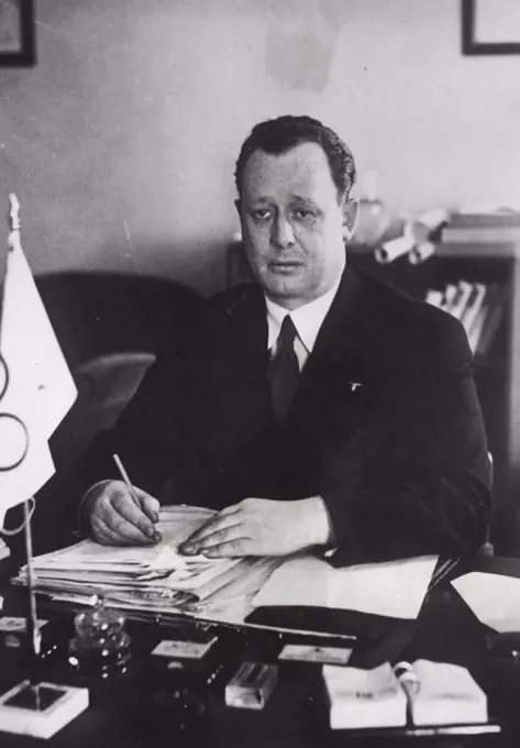 8619 Preparations at Helsinki : Lieutenant-colonel V. A. M. Karikowski, general secretary of the Olympic Plays.In the finish residence the coming Olympic games of next year are eagerly prepared. June 19, 1939. (Photo by Atlantic).