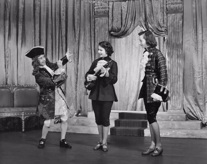 Windsor Castle Dec. 21st. 1941. The trolling Minstrel Pantomime. Cinderella. June 16, 1953. (Photo by Camera Press Ltd.).