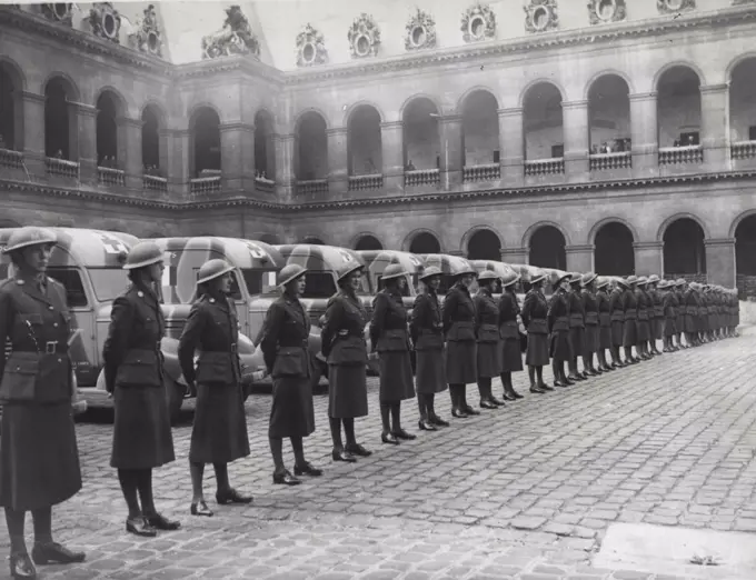 Members of the British women's ambulance drivers of the women's auxiliary army were reviewed at the invalids by ***** Champetier De Ribes. April 13, 1940. (Photo by The New York Times)