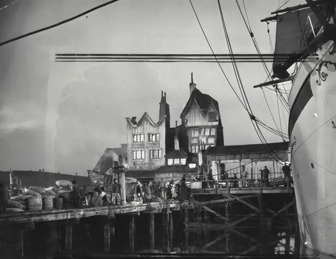 Gary Cooper and George Raft in "Souls At Sea," with Frances Dee, Henry Wilcoxon, Harry Carey, Olympe Bradna, Robert Cummings, Virginia Weidler, Porter Hall and Joseph Schildkraut. Directed by Henry Hathaway. March 14, 1938. (Photo by Paramount Films Service Limited).