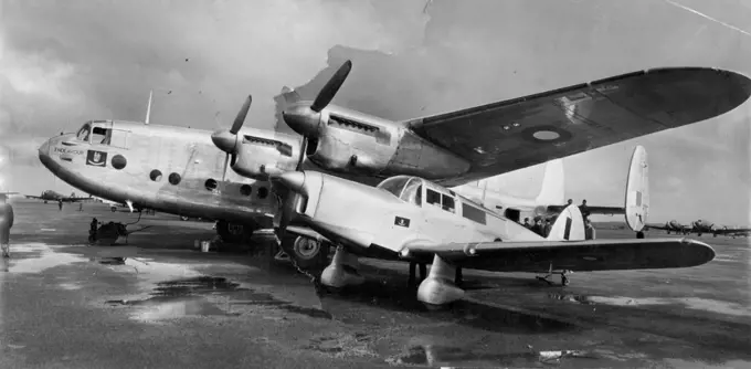 Duke of Gloucester aero York at Mascot, with small Procter management in foreground. July 10, 1945.