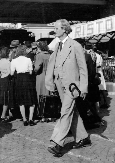 Professor Piccard, the famous stratmosphere flier visits Switzerland as a holiday guest in Locarno. He will proceed shortly to Mexico where he intends to carry out his next scientific experiments in the higher stratas. December 28, 1940. (Photo by Photopress).