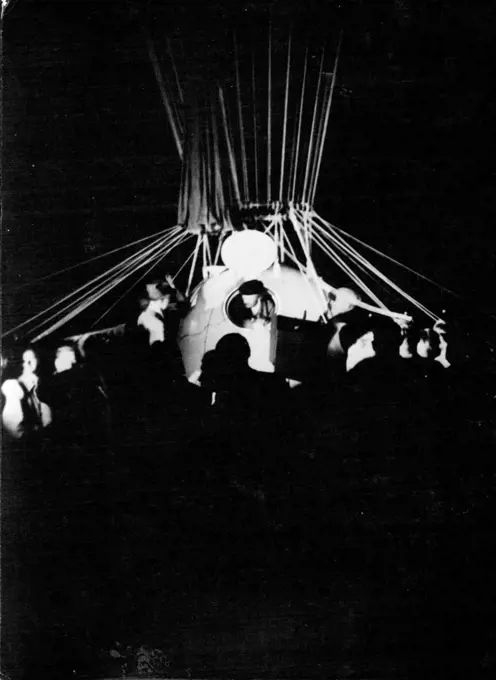 Last Flight of Prof. Piccard, Some minutes before starting. October 17, 1932.