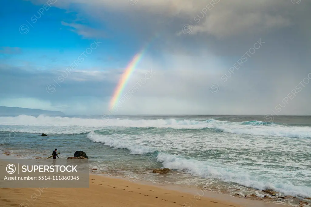 pipeline waves at the north shore in Hawaii