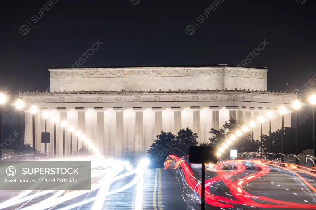 A photo of the Lincoln Memorial and the Arlington Memorial Bridge