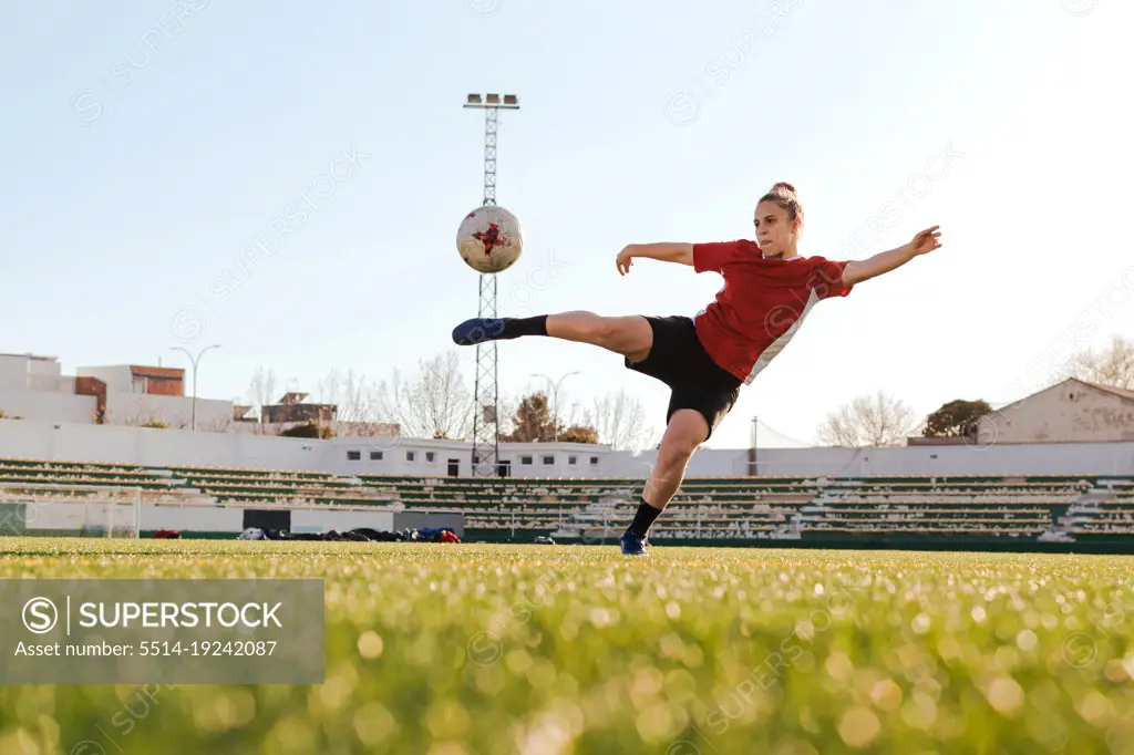 Soccer player makes an incredible shot on goal