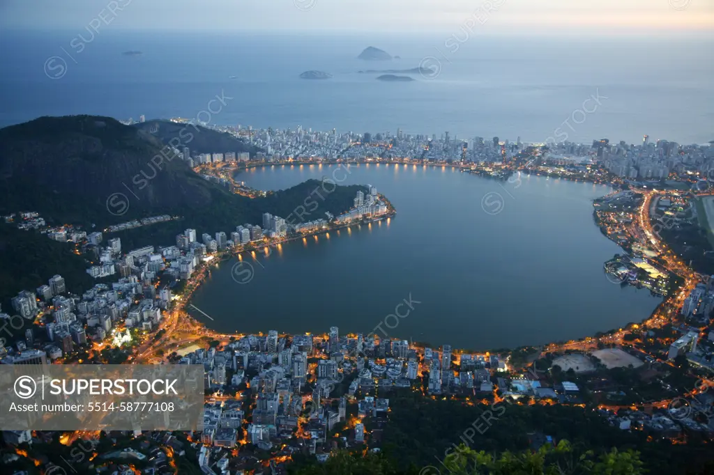 View of Lagoa Rodrigo de Freitas lake, Rio de Janeiro, Brazil.