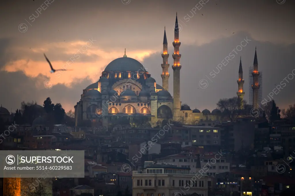 Suleymaniye Mosque in Istanbul, Turkey at dusk.