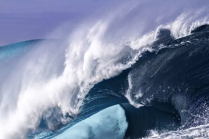 Heavy wave in Papeete Tahiti