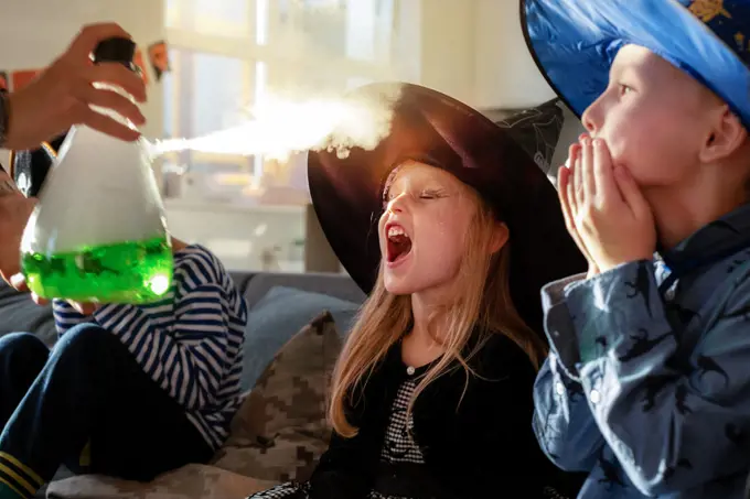 Children's party with chemistry experiments for Halloween