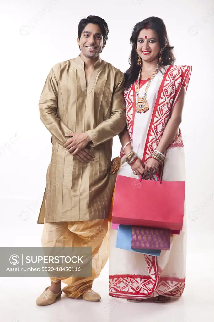 Bengali couple outlet in traditional dress