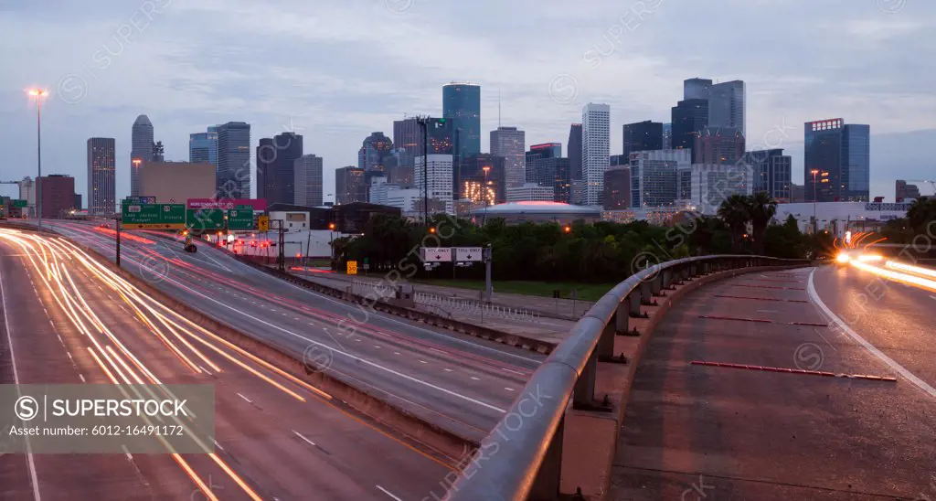 Night falls as rush hour winds down in Houston, Texas