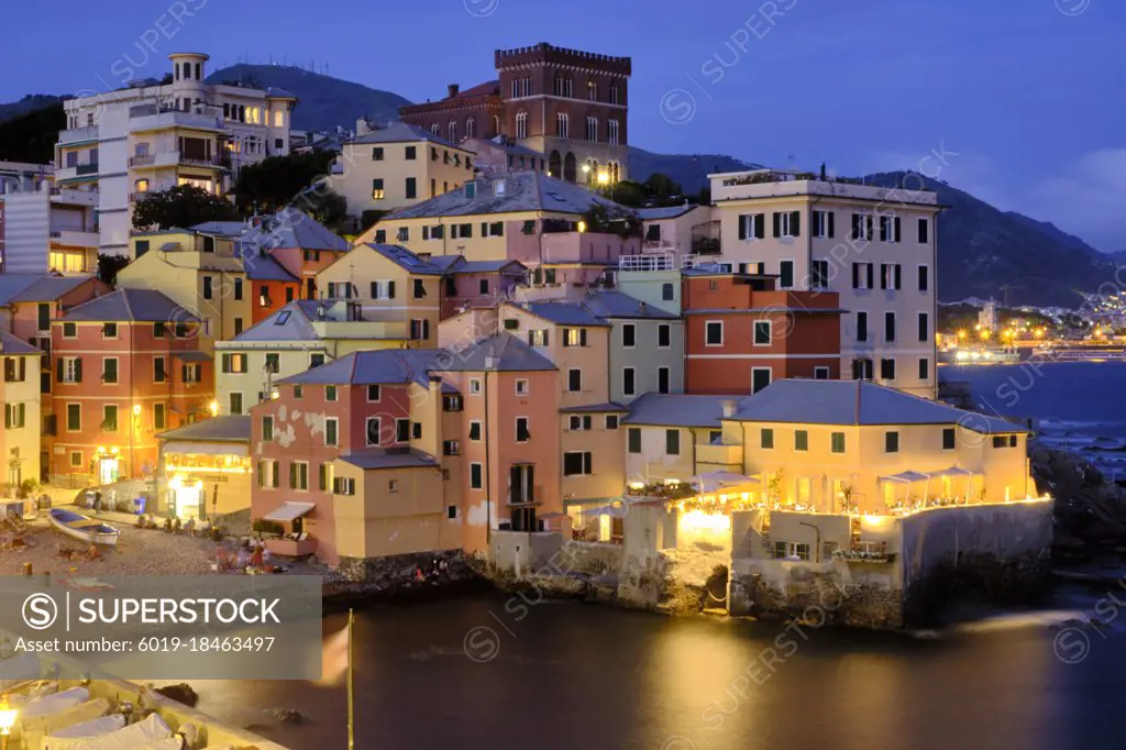 Boccadasse beach with the colorful houses