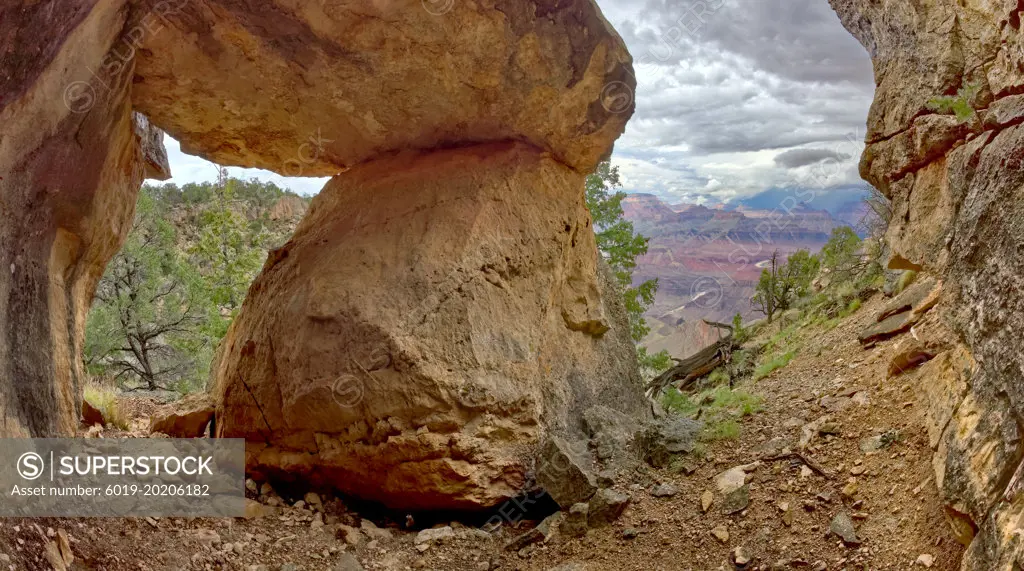 Grand Canyon Cliff Arch Cave