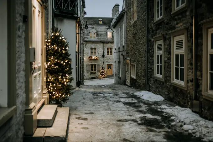 An cozy street in winter at Christmas in the Old City of Quebec